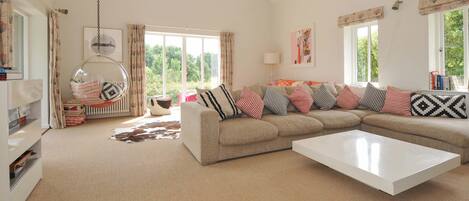 Cottage | Living area | DVD player