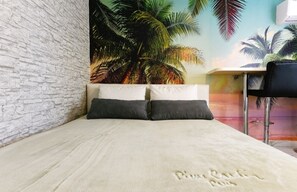 11 bedrooms, WiFi - SeaPalace SeaView LoungeResort with hydro hot tube (Vir)