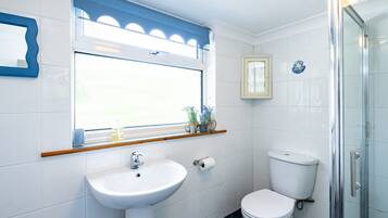 Cottage | Bathroom | Shower