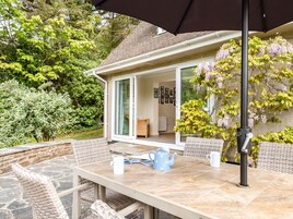 Cottage | Balcony