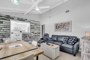 Interior - Island Breeze Condo's (Englewood)