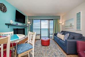 Smart-tv och eldstad