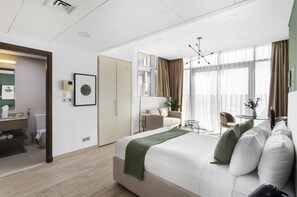 Desk, iron/ironing board, WiFi, bed sheets