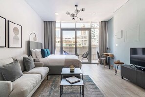 Desk, iron/ironing board, WiFi, bed sheets