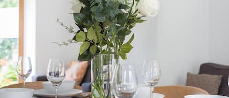 Cottage | Private kitchen | Fridge, dishwasher, cookware/dishes/utensils