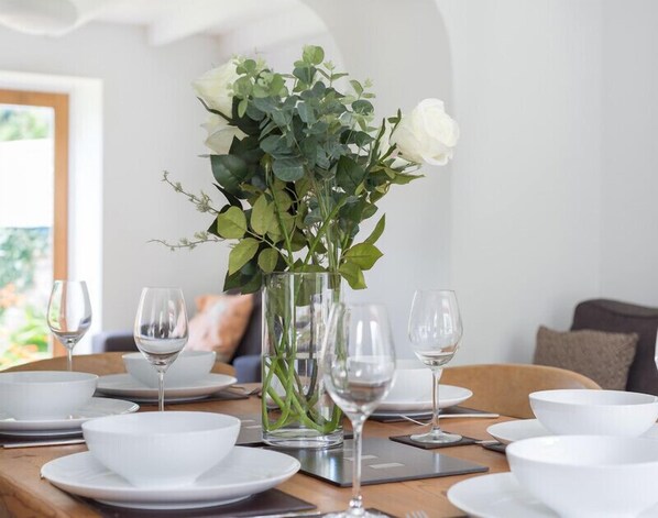 Cottage | Private kitchen | Fridge, dishwasher, cookware/dishes/utensils - Conifers (Wadebridge)