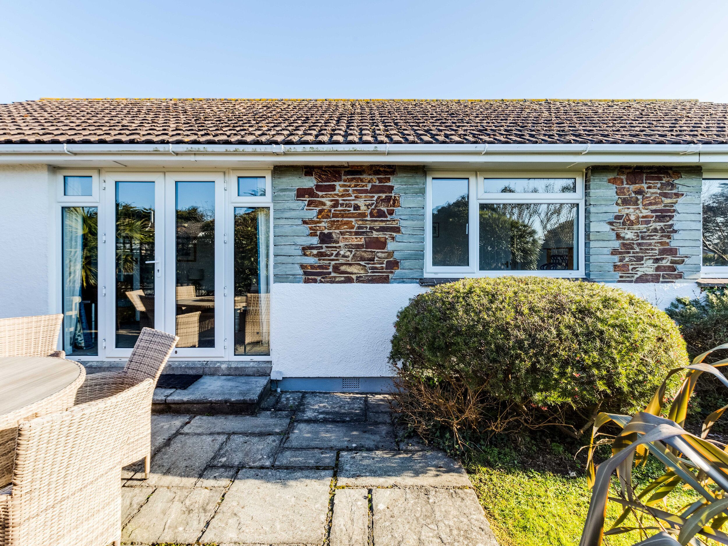 المنطقة المحيطة بالمنشأة