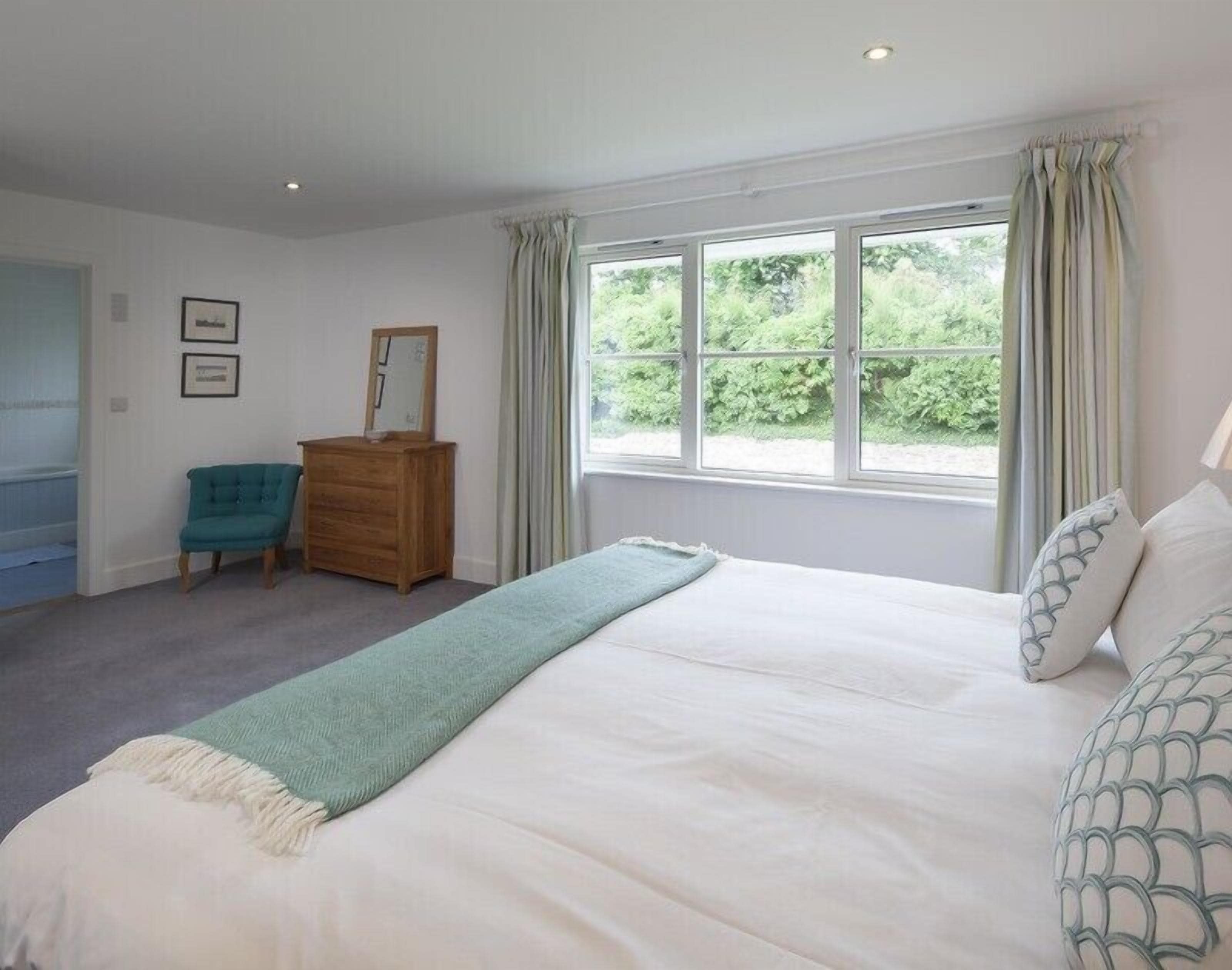 Cottage | 4 bedrooms, individually decorated, individually furnished, free WiFi