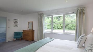 Cottage | 4 bedrooms, individually decorated, individually furnished, free WiFi