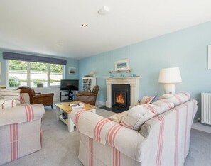 村舍 | 客厅 | DVD 播放器