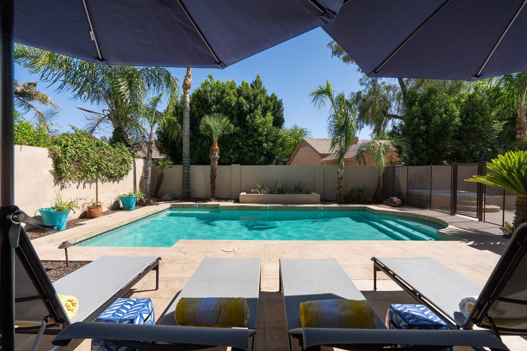 Een verwarmd zwembad