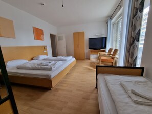 Premium bedding, Select Comfort beds, individually furnished - City Comfort Hotel Hamburg Hauptbahnhof (Hamburg)