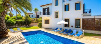 Villa Anna - Four Bedroom Villa, Sleeps 8