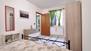 3 bedrooms, iron/ironing board, free WiFi, bed sheets - Mary Seahouse - In the Center of Santa Maria di Leuca, Two Steps from the Sea (Leuca)