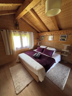 4 slaapkamers, een strijkplank/strijkijzer, gratis wifi, beddengoed