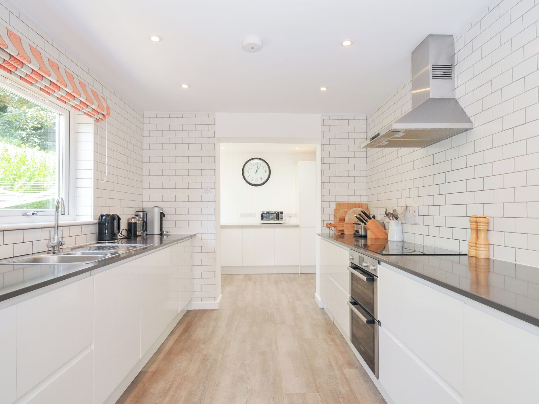 Cottage | Dapur pribadi | Mesin pencuci piring dan peralatan masak/sendok-piring