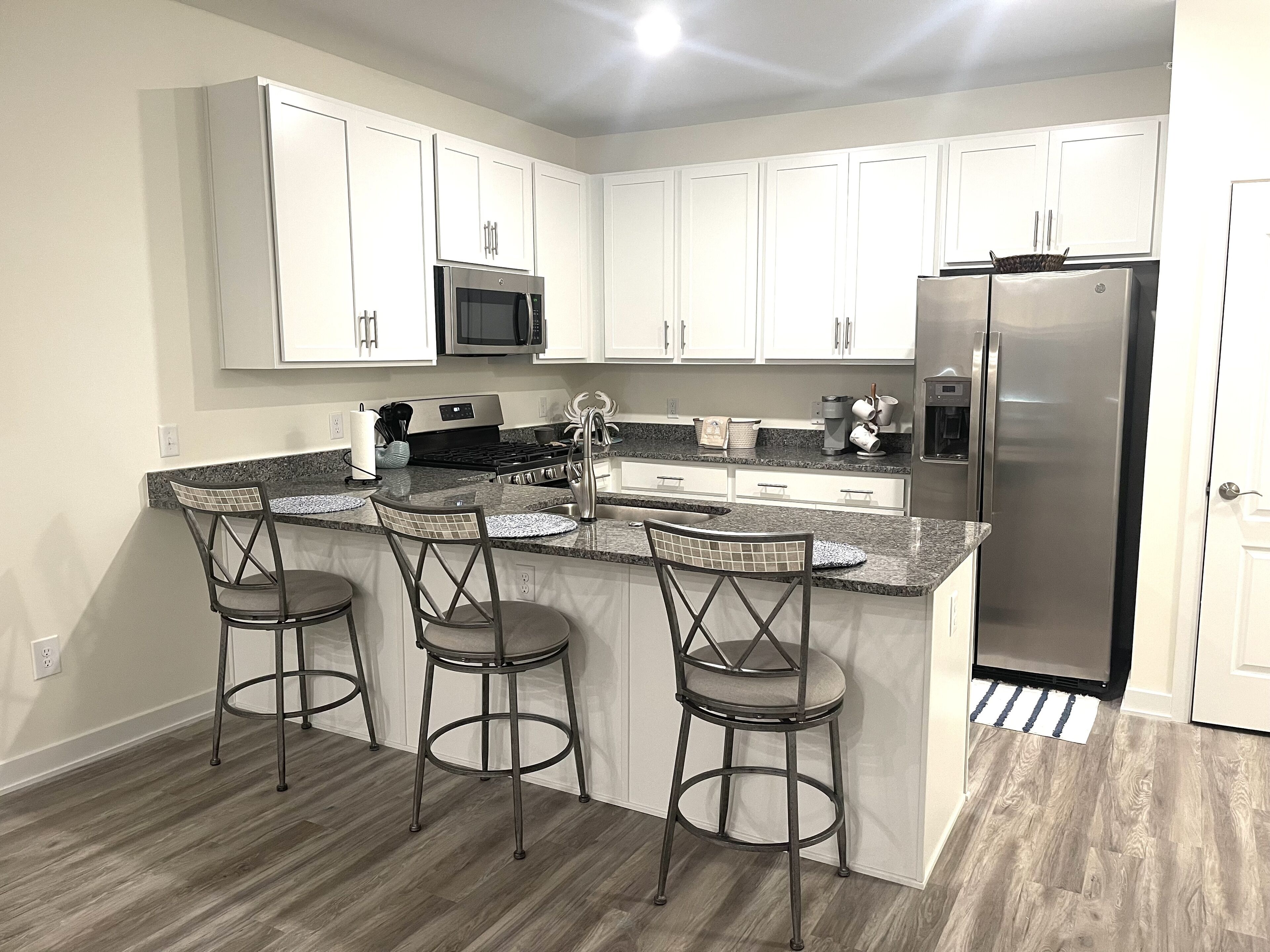 冰箱、微波炉、烤箱、炉灶