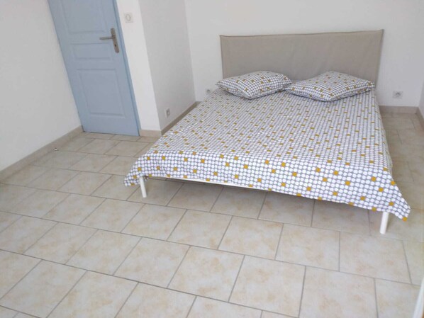1 bedroom, desk, free WiFi - Pretty Apartment 15 min walk from the Promenade des Anglais (Nice)