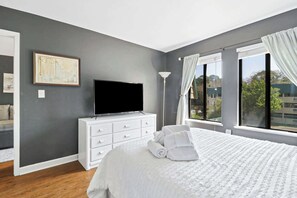 2 bedrooms, iron/ironing board, travel cot, WiFi