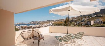 Family House close to the beach :Villa Melenia 2