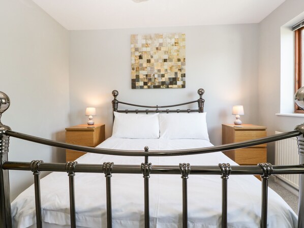 Cottage | 2 bedrooms, individually decorated, individually furnished, free WiFi