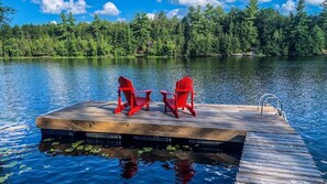 Property grounds - Gorgeous 3 bed rooms waterfront cottage on Kennebec Lake (Arden)