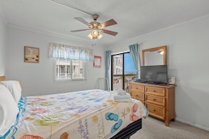 WiFi - OCEANVIEW 2 bedroom oceanfront condo. Pool. 3 night min. (North Myrtle Beach)