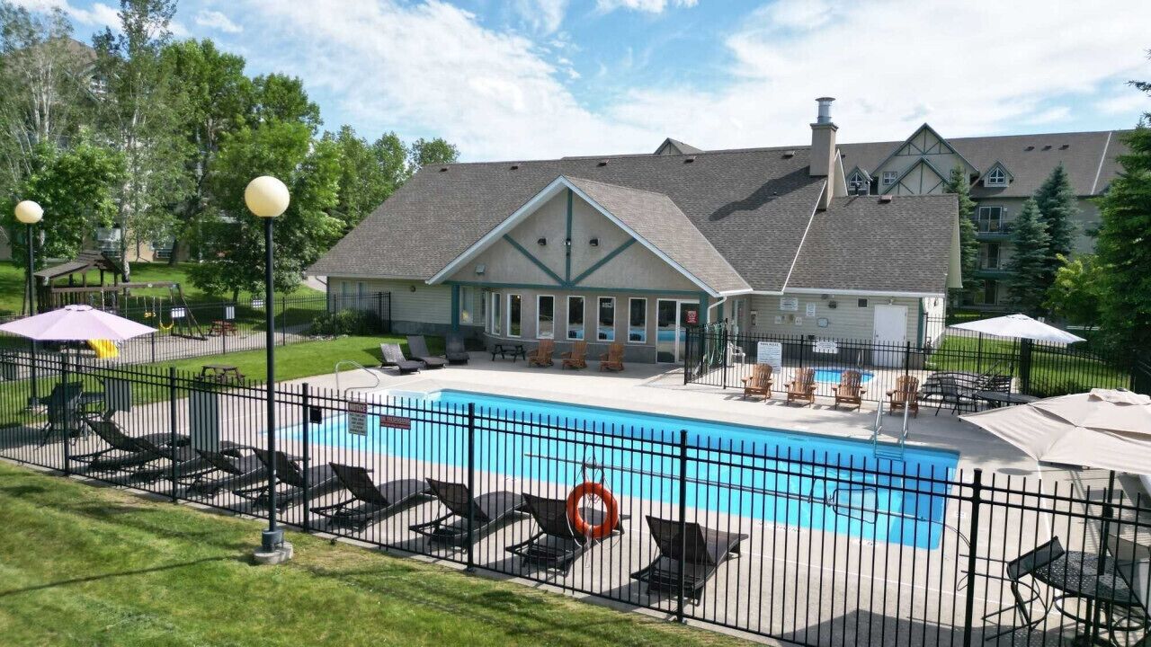 Sinclair Peak | Pool | Hot Tub | Ground Floor