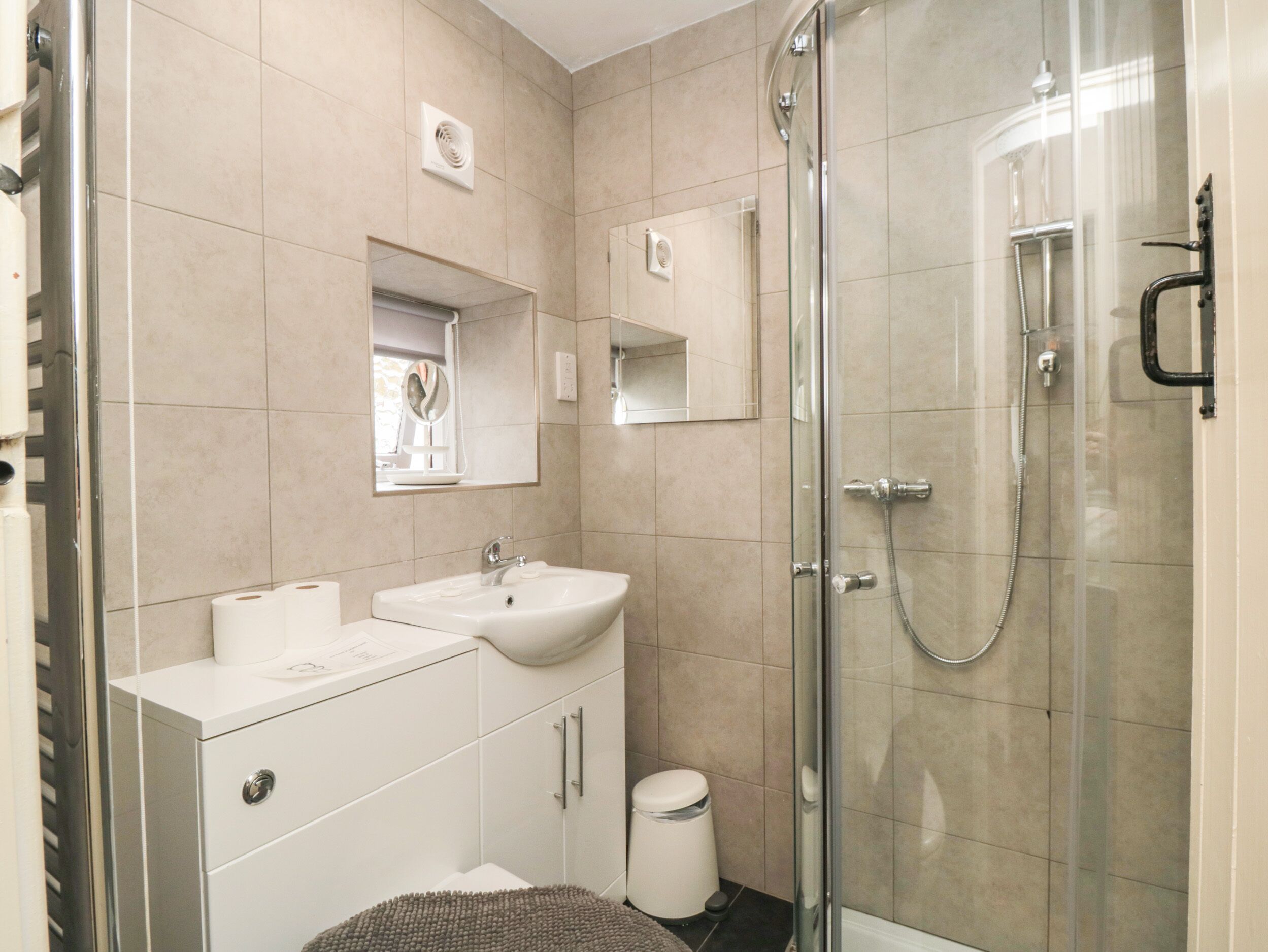 Cottage | Bathroom | Shower