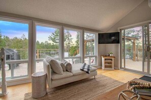 Smart TV, DVD player, table football, books - Lakeside Cove - Newly-Renovated Cottage w/ Great Swimming, Foosball Table, AC (McKellar)