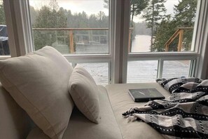 3 bedrooms, travel crib, free WiFi, bed sheets