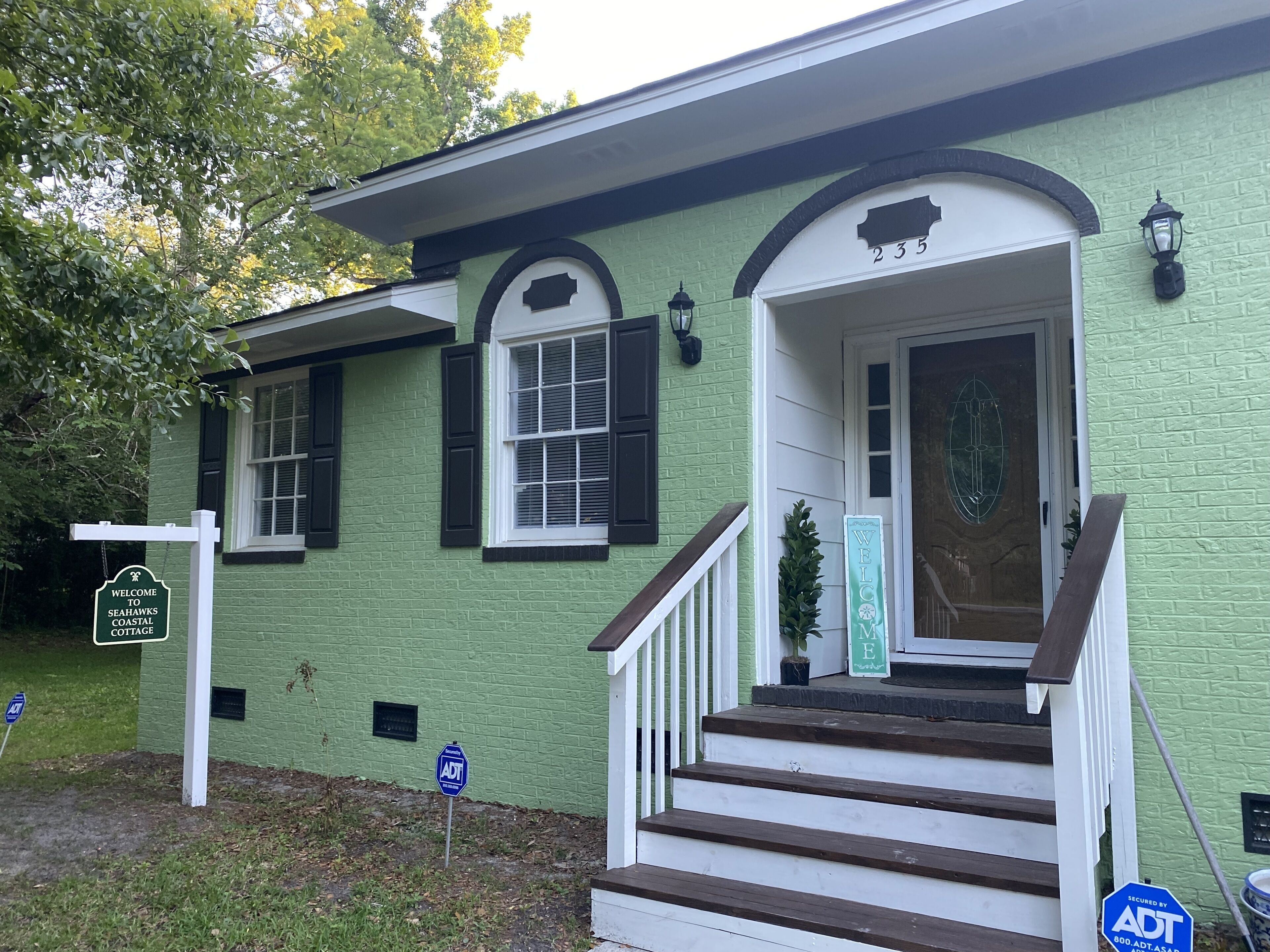 Cozy Seahawks Coastal Cottage Close to Everything