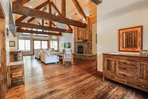 Smart TV, fireplace, stereo, offices
