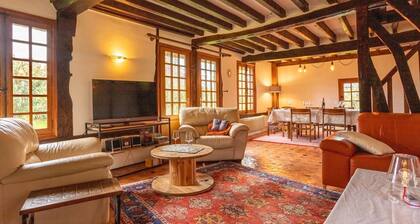 Magnifique maison de vacances privée pour 10 personnes avec WIFI, TV, animaux admis et parking