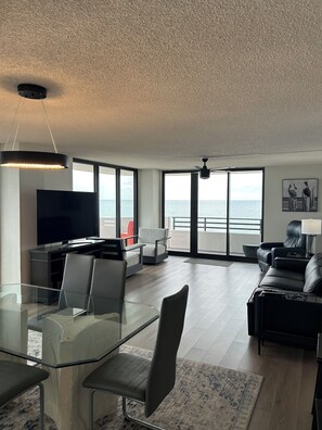 Smart TV - Horizons 501 Oceanfront  3 bedroom 2 bath (Daytona Beach)