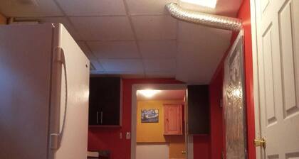 COZY APARTMENT FOR RENT GREEN NEIGHBORHOOD