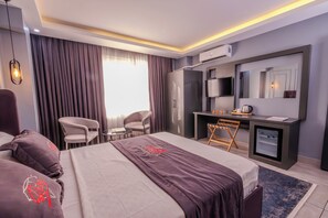 Family Suite | Minibar, in-room safe, free WiFi, bed sheets - Ruby Suit (Istanbul)