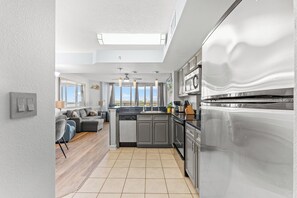 Deluxe Room, 2 Bedrooms, Balcony, Ocean View (402) | Private kitchen - Horizon at 77th by Elliott Beach Rentals (Myrtle Beach)