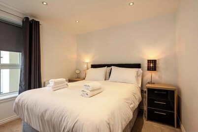Sleek 2BDR City Stay in the Heart of Edinburgh