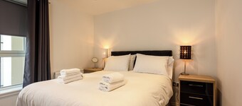 Sleek 2BD City Stay in the Heart of Edinburgh