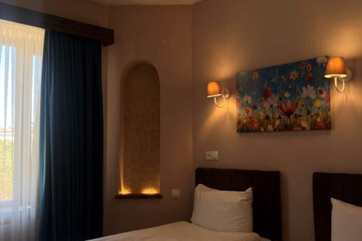 Premium bedding, minibar, in-room safe, iron/ironing board