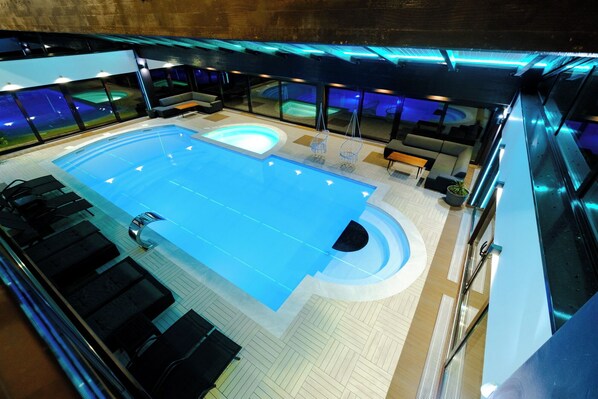 Piscine intérieure, piscine chauffée