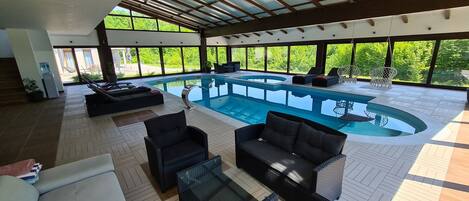 Piscina interna, piscina externa