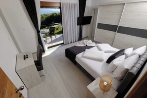4 habitaciones, tabla de planchar con plancha y wifi gratis 