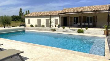 Piscine extérieure, piscine chauffée