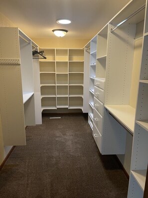 Interior - Beautiful 3 bedroom 2 bath home with 2,884 sq ft of living space (McGregor)