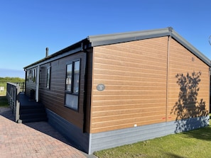 Cabin | Exterior