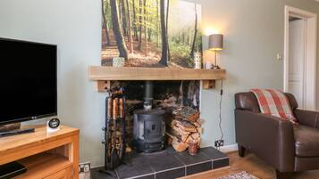 Cottage | 2 bedrooms, individually decorated, individually furnished, free WiFi