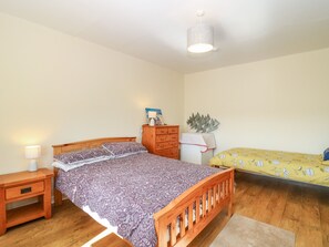 Cottage | 2 bedrooms, individually decorated, individually furnished, free WiFi - Blue Skies Cottage (Arbroath)