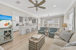 Smart TV, table tennis